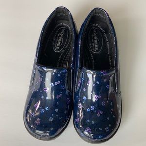 Easy Works by Easy Street Nursing Shoes